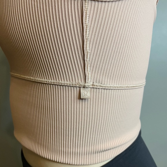Lululemon power pivot tank - Picture 2 of 2